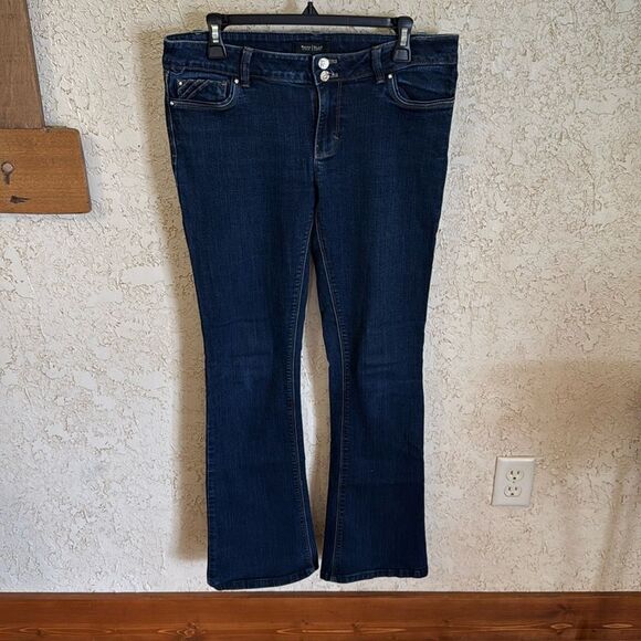 WHBM Skinny Flare Jeans - Picture 3 of 12